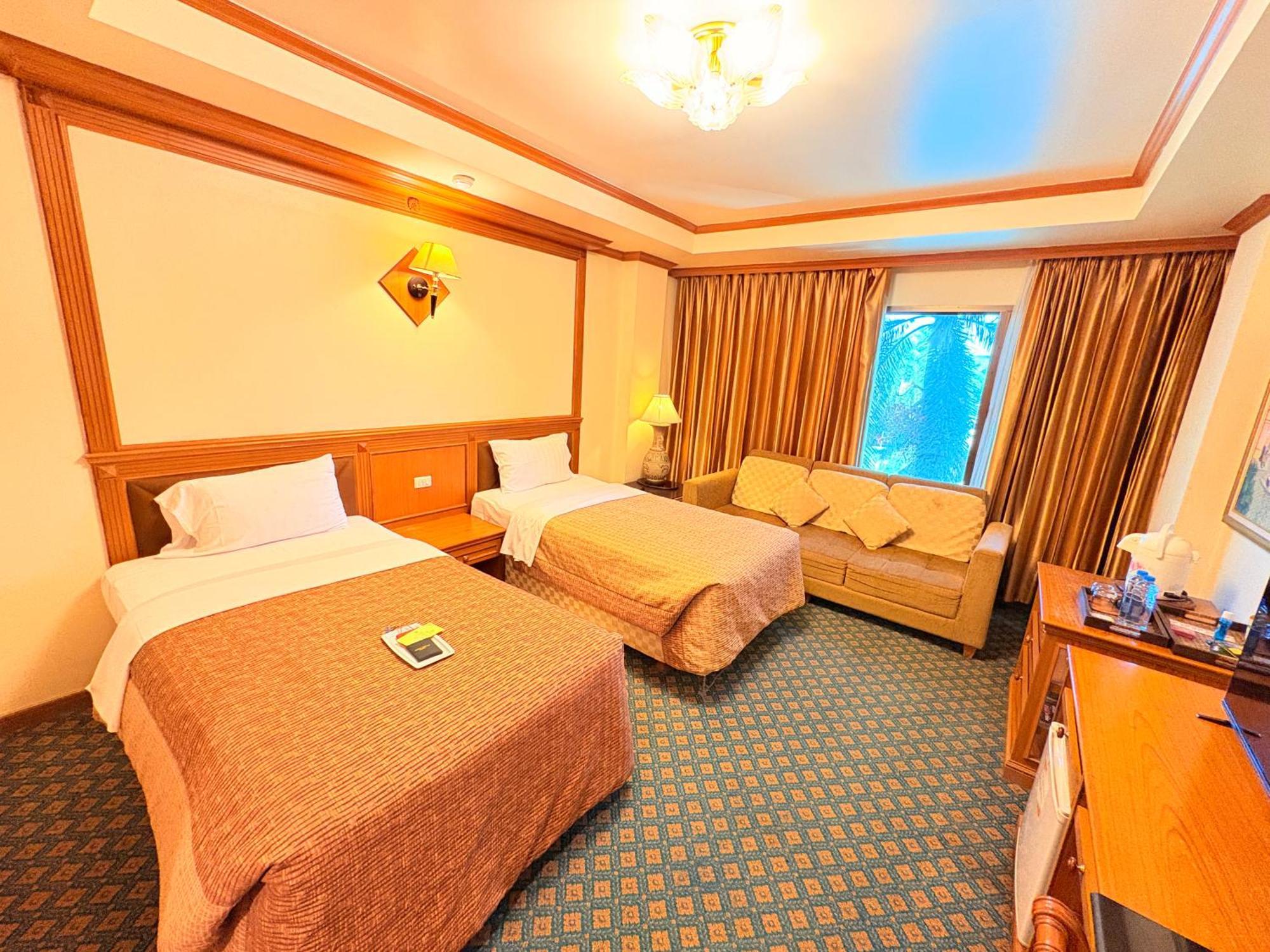 Taksilahotel Maha Sarakham Εξωτερικό φωτογραφία