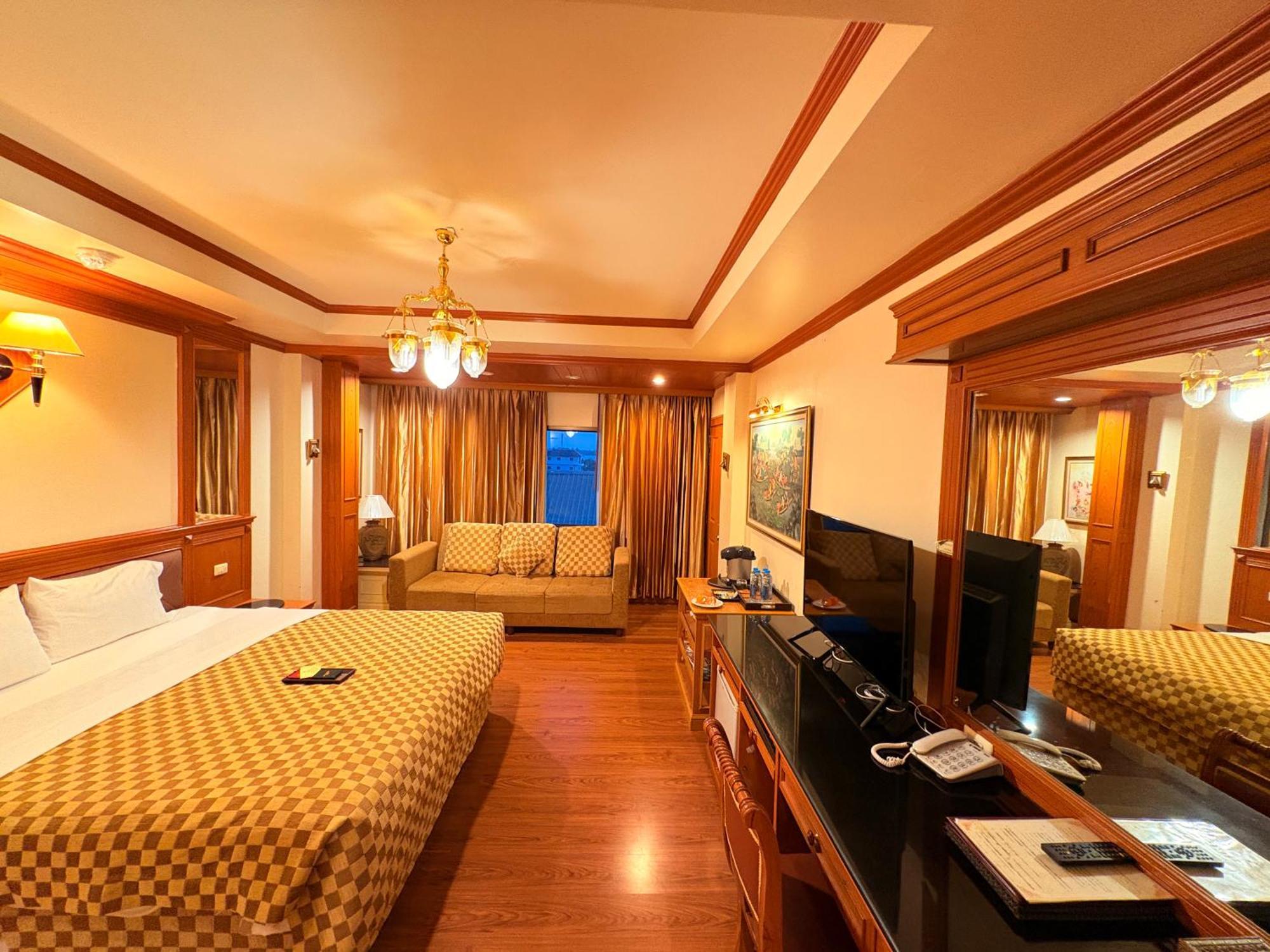 Taksilahotel Maha Sarakham Εξωτερικό φωτογραφία
